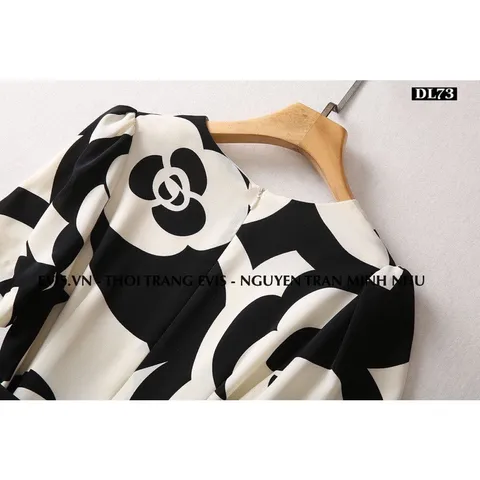 Đầm thương hiệu cao cấp tay cổ vuông tay cánh tiên che bắp tay, phía sau bo chun co giãn dễ mặc Giá 330k Hàng có sẵn
