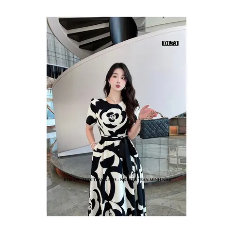 Đầm thương hiệu cao cấp tay cổ vuông tay cánh tiên che bắp tay, phía sau bo chun co giãn dễ mặc Giá 330k Hàng có sẵn
