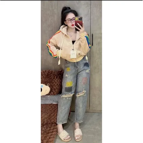 Áo khoác siêu đẹp Ảnh shop tự chụp  •Tên sản phẩm : áo khoác nỉ phối dây  •Chất vải : nỉ dệt dày dặn  •Áo dày
