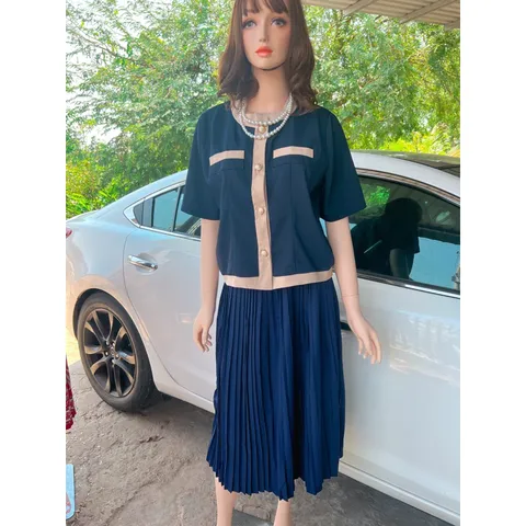 Set đầm thiết kế sang chảnh Giá 320k/ cả set Chất liệu tuyết mưa cao cấp Màu xanh navy Chân váy dập ly phía eo có bo