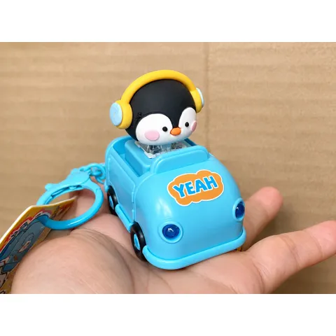 Móc Khóa Xe Có Đèn LED Siêu Sáng Móc Khóa Tiện Lợi Chất Liệu An Toàn Nhấn Nút Để Xe Phát Sáng Và Chạy Vui Nhộn