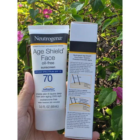 CAM KẾT CHÍNH HÃNG USA Kem chống nắng chống lão hoá Neutrogena Age Shield Face Oil-free Sunscreen SPF70 (88ml)