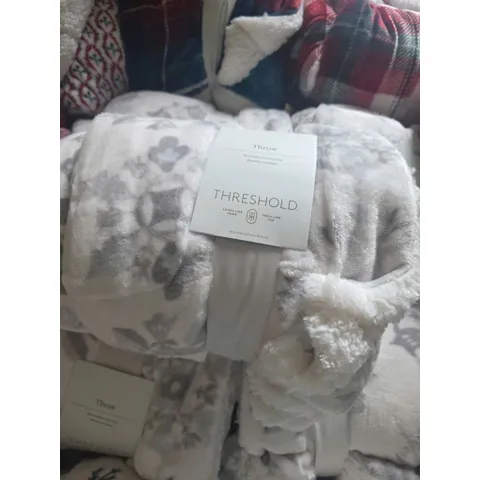 Chăn Lông Cừu Life Comfort Ultimate Sherpa Throw - Siêu Mềm Mịn, Ấm Áp 1.52m x 1.77m (60in x 70in)