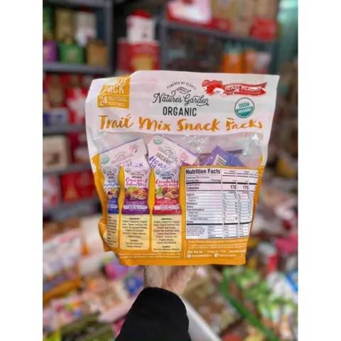HÀNG MỸ Hạt mix tổng hợp trái cây sấy hữu cơ Nature's Garden Trail Mix Snack Packs 816gram chính hãng MỸ