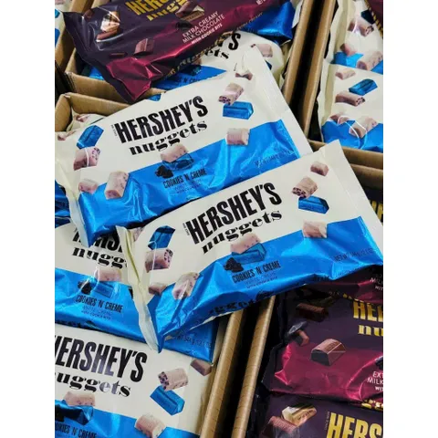 Kẹo Socola Hershey’s Nuggets Cookies ‘N’ Creme White Chocolate 344g