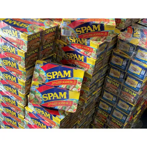 Lốc 8 Hộp Thịt Đóng Hộp Spam  Less Sodium