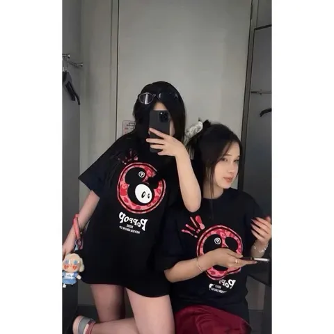 Áo thun form rộng PopPop Mascot Nền Đen Siêu Cute Mẫu Mới Nhất Cực Hot Hit Dành Cho Nam Nữ chất cotton cao cấp