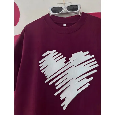 Áo thun form rộng   nam nữ đỏ đô cao cấp hình trái tim cách điệu phong cách hiện đại chất cotton cao cấp
