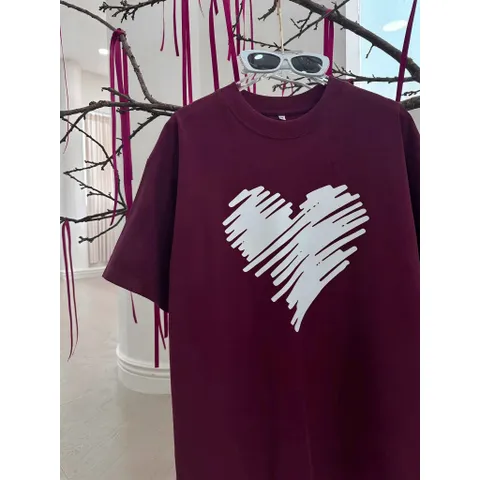Áo thun form rộng   nam nữ đỏ đô cao cấp hình trái tim cách điệu phong cách hiện đại chất cotton cao cấp