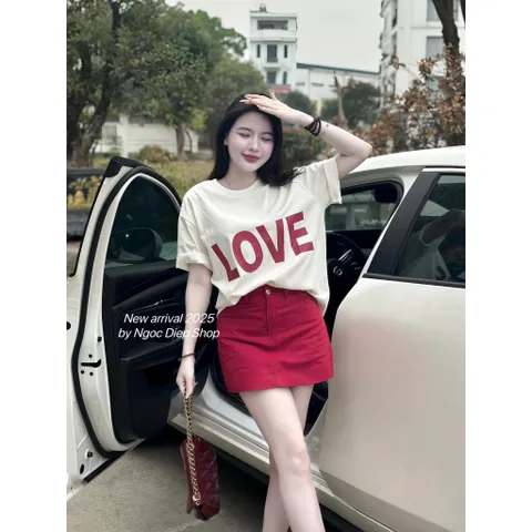 Áo thun form rộng Nữ LOVE  Màu Trắng kem  Đẹp – Hot Trend 2025