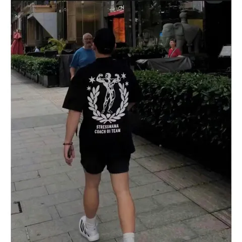 Áo thun form rộng Stressmama Vòng Nguyệt Quế Hot Trend 2026 Chất Vải Cotton 2 Chiều Dày Dặn Đứng Form