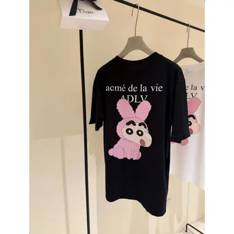 Áo thun form rộng   Unisex In Hình Hoạt Hình  SHIN BÚT CHÌ mặc Thỏ Hồng Cá Tính – Cotton Mềm Mịn, Phong Cách Hàn Quốc