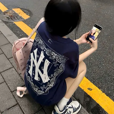 Áo thun form rộng họa tiết Ô vuông chữ Y  chất cotton cao cấp