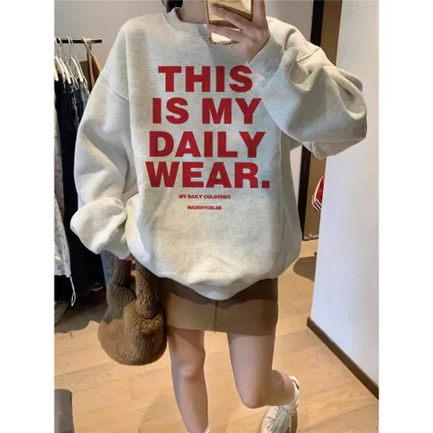 Áo Sweater  Nữ  In Chữ “THIS IS MY DAILY WEAR” – Áo Nỉ Unisex Basic Mặc Hàng Ngày chất nỉ bông mềm mịn giữ ấm