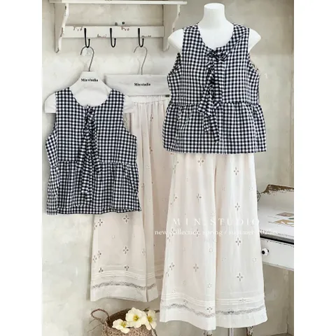 Set áo kẻ caro dáng peplum và quần đũi thêu hoa chất thô siêu mát mềm du lịch, - Thời trang hè nữ tính 2025  TH149