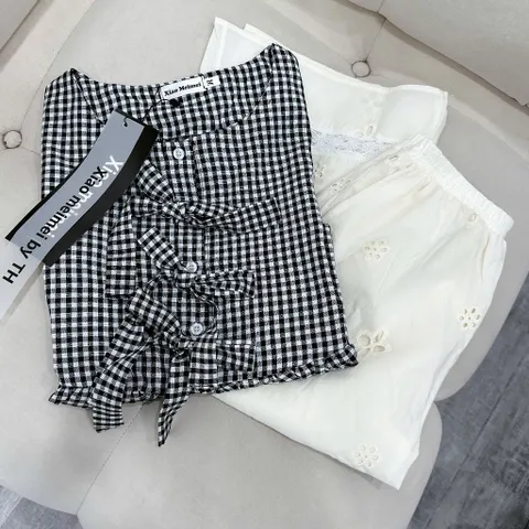 Set áo kẻ caro dáng peplum và quần đũi thêu hoa chất thô siêu mát mềm du lịch, - Thời trang hè nữ tính 2025  TH149
