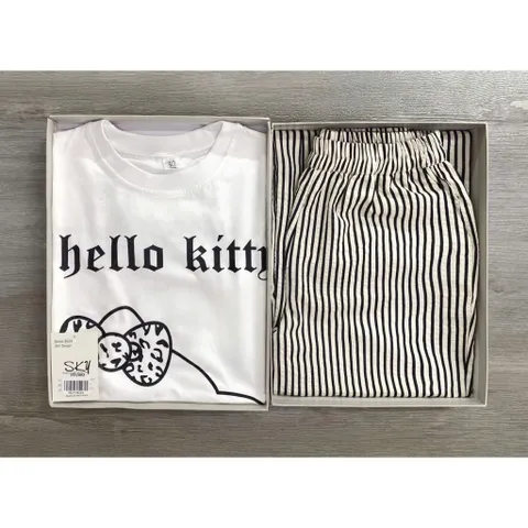 SET ĐỒ HELLO KITTY  PHỐI QUẦN SỌC – STYLE HÀN QUỐC CUTE chất cotton cao cấp mềm mát mịn TH138