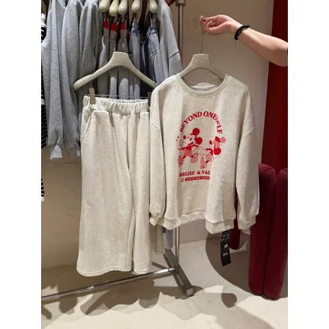 Sét bộ nỉ  nữ áo sweater in hinh Mickey  mix quần xuông  chất nỉ bông k xù lông ấm hot girl hottrend 2025 -TH110