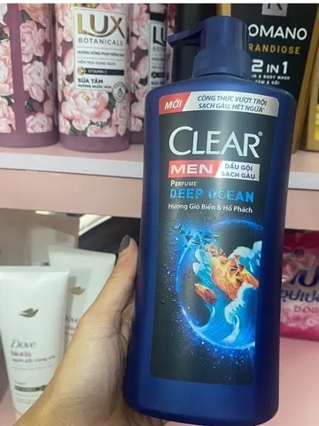 Dầu Gội Sạch Gàu Clear Hương Gió Biển & Hổ Phách 600g