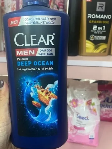Dầu Gội Sạch Gàu Clear Hương Gió Biển & Hổ Phách 600g