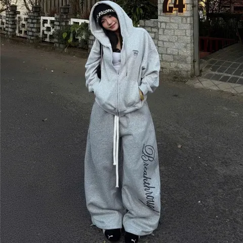 Quần Dài Nỉ 2 Da Unisex Nam Nữ Ống Rộng Hình Thêu Nổi THROUGH