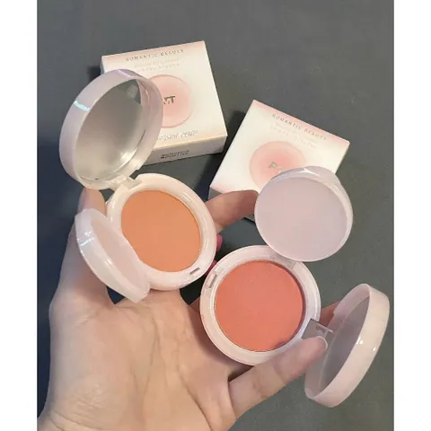 Phấn má hồng dạng kem có mút đi kèm Romantic Beauty