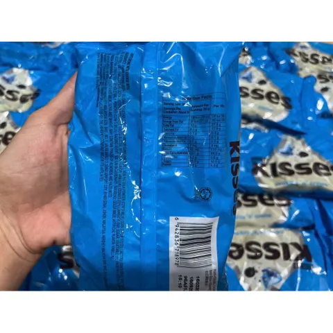 Socola  hershey's kisses 315g cookies 'n' creme màu xanh hàng Mỹ