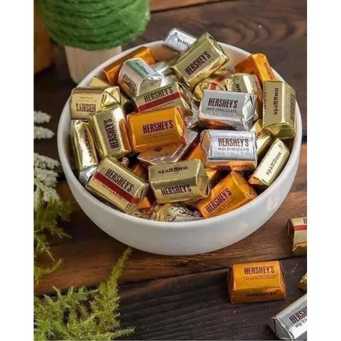 date 4/2025 Kẹo Chocolate) Hershey's Nuggets 1,47Kg , 145 viên của Mỹ( socola)