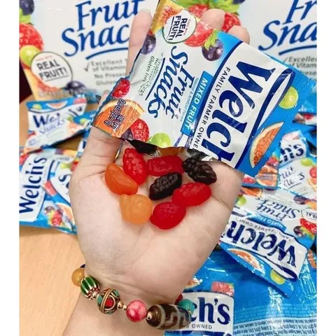 Em tách lẻ nữa 45 gói và 90 gói Kẹo Dẻo Trái Cây Welch's Fruit Snacks hương trái cây của MỸ