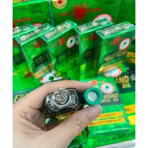 1 chai Dầu gió con ó Eagle Brand 2 nắp thị trường MỸ - Made in Singapore (Đọc kỹ mô tả khi mua hàng)