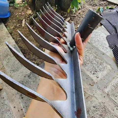 Cào Cỏ 10 Răng Xoắn Ốc Sắc Bén Dày Dặn Tiện Lợi Sử Dụng Dễ Dàng
