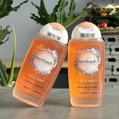 Dung dịch vệ sinh phụ nữ Femfresh 250ml dịu nhẹ cho da nhạy cảm - Daily Intimate, 250ml