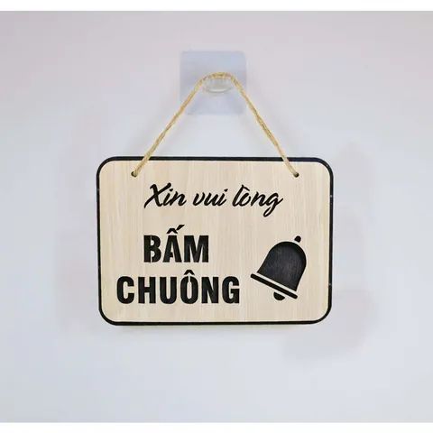 Bảng gỗ vui lòng để giày dép bên ngoài