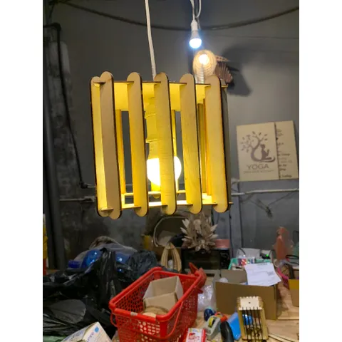 Đèn gỗ vuông thanh và nhiều loại đèn