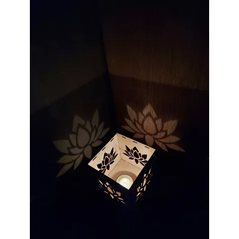 Hộp đèn gỗ bông sen