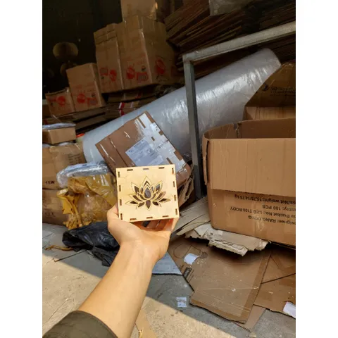 Hộp đèn gỗ bông sen