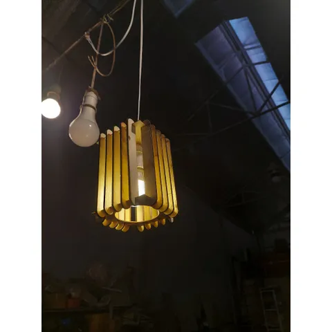 Đèn gỗ que trụ