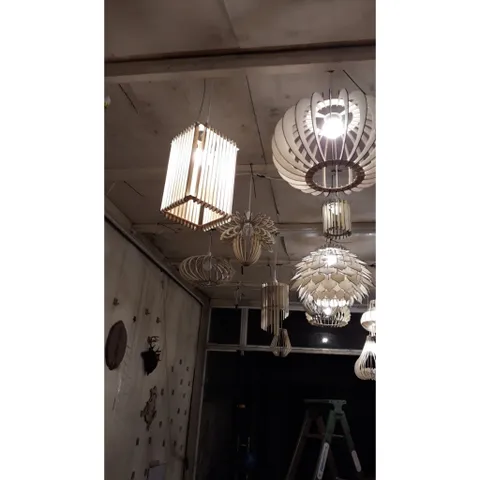 Đèn gỗ hình hộp