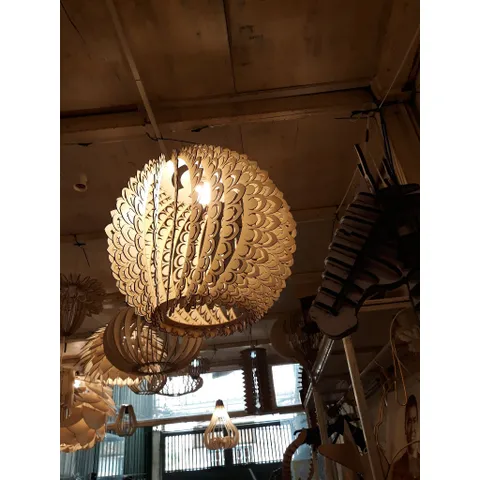 Đèn gỗ cầu xoắn 005