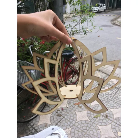 Đèn gỗ dáng bông hoa sen 6 cánh