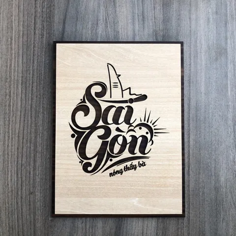 Tranh gỗ treo tường Sài Gòn nóng thấy bà