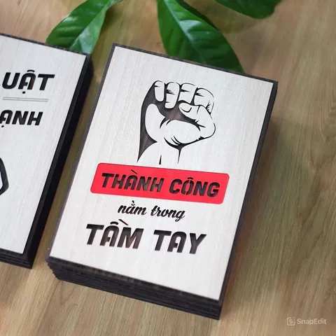 Tranh gỗ 3D cắt lớp – Thành công nằm trong tầm tay  “Thành công nằm trong tầm tay” không chỉ là một câu nói tích cực, mà