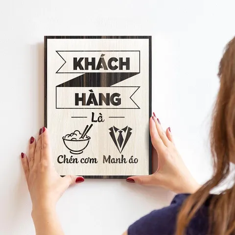 Tranh gỗ 3D cắt lớp – Khách hàng là chén cơm manh áo,không chỉ là một câu nói dân dã, mà còn là lời nhắc nhở đầy sâu sắc