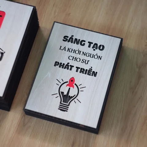 Tranh gỗ 3D cắt lớp – Sáng tạo là khởi nguồn cho sự phát triển  “Sáng tạo là khởi nguồn cho sự phát triển” là lời khẳng
