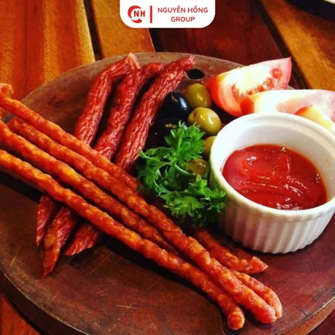 Xúc xích xông khói, Salami que Kabanos chính hãng gói 70g - Nguyễn Hồng Official