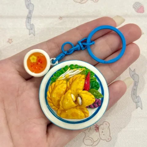 Móc khoá món Bánh gối và Nước chấm