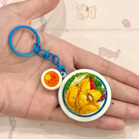 Móc khoá món Bánh gối và Nước chấm