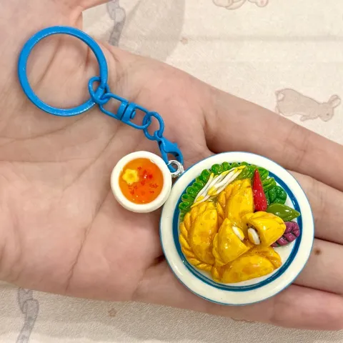 Móc khoá món Bánh gối và Nước chấm