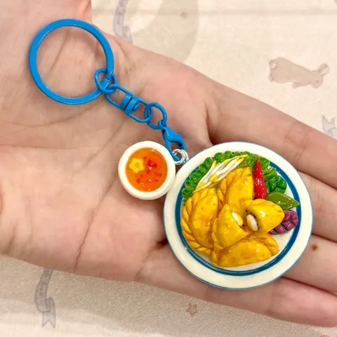Móc khoá món Bánh gối và Nước chấm