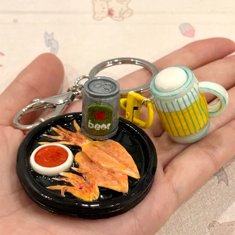 Móc khoá Mực nướng và Bia